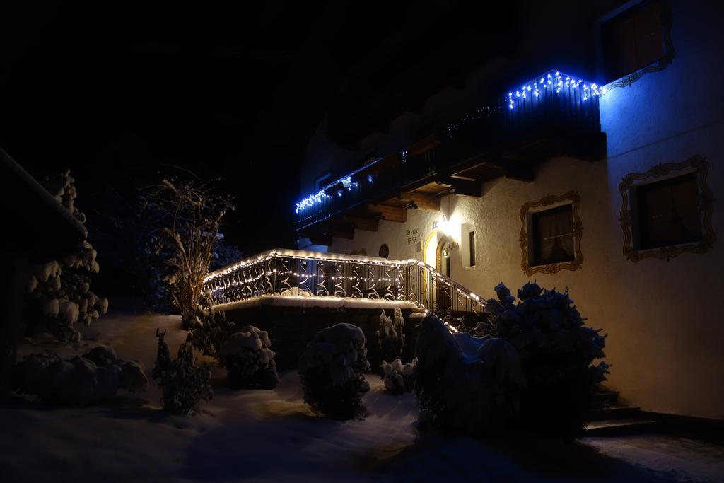 Haus Fiegl Hotel Oetz Luaran gambar