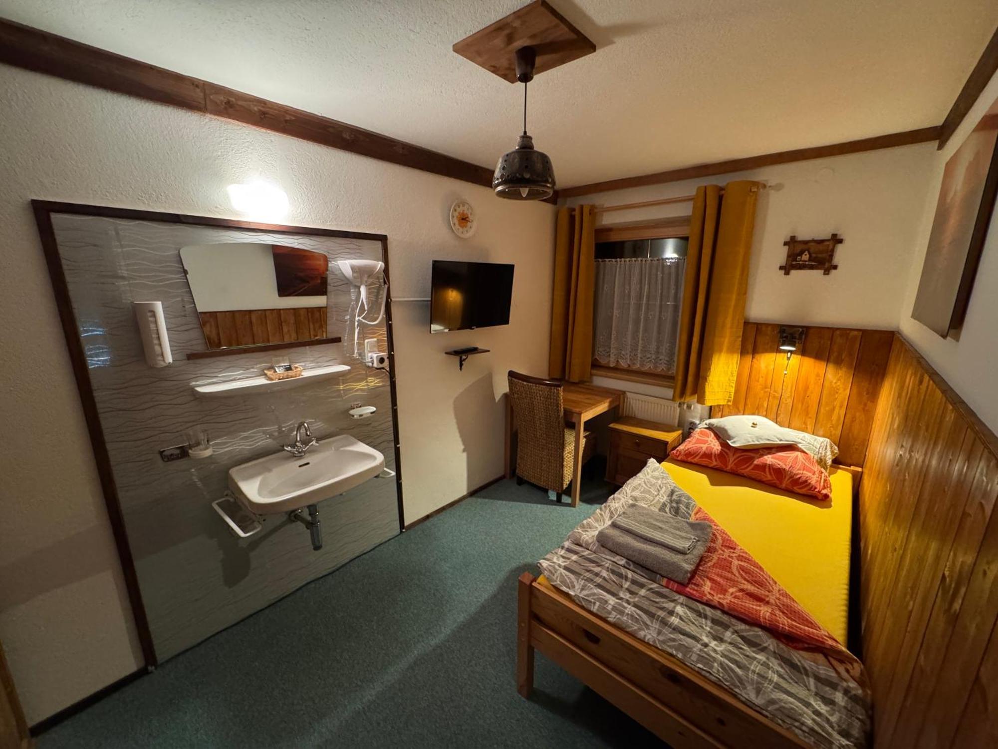 Haus Fiegl Hotel Oetz Luaran gambar